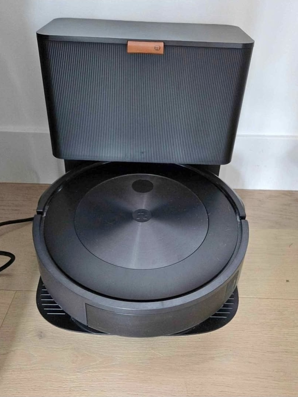 iRobot Roomba j7+ / j8+ Self-Emptying Robot Vacuum (Smart Mapping
